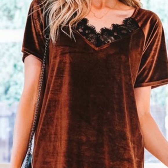 AMARYLLIS VELVET TOP LG - Picture 3 of 3